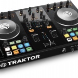 Native Instruments: Traktor Kontrol S2 MK2 