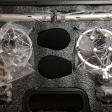 Warm Audio WA-84: Precizně zabalené mikrofony i odpružené držáky v pevném kufru