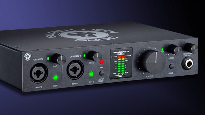 Black Lion Audio Revolution 2x2-